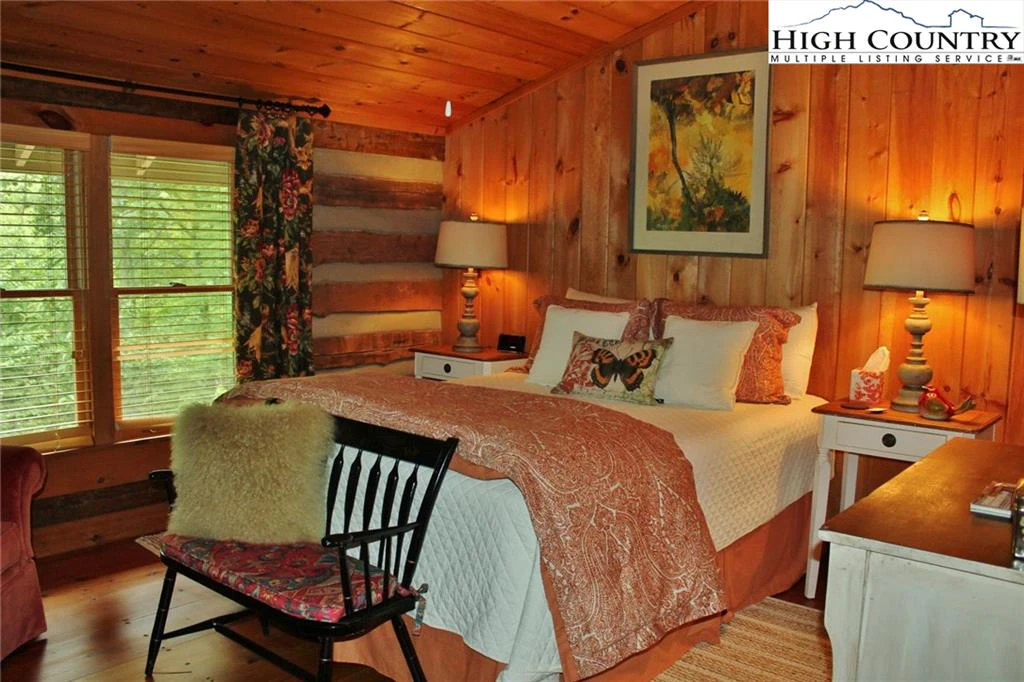 Image number 7 for the current listing