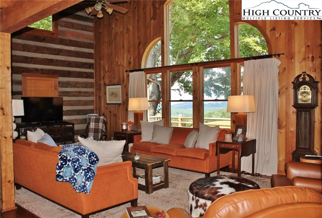 Image number 21 for the current listing