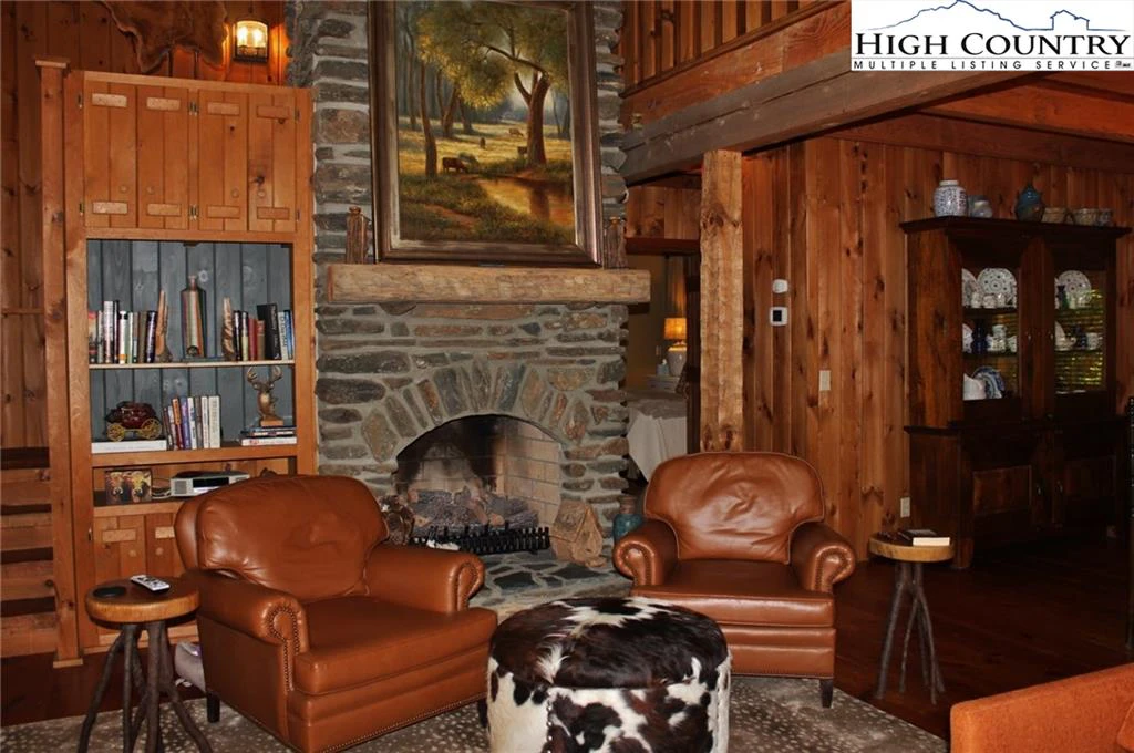 Image number 20 for the current listing