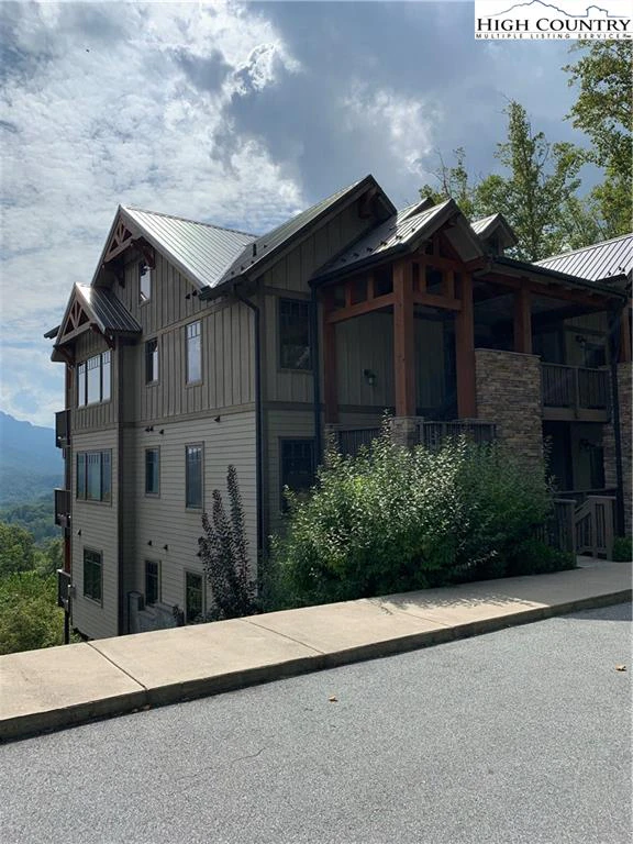 Image number 9 for the current listing