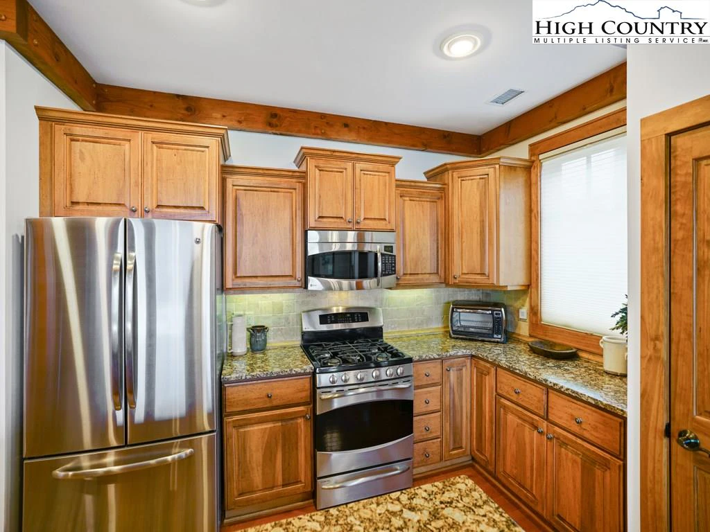 Image number 2 for the current listing