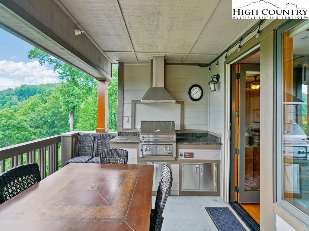 Image number 8 for the current listing