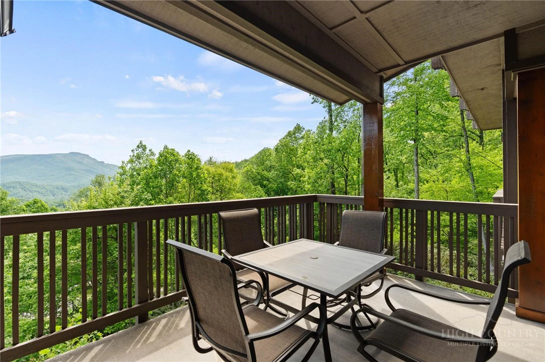 Image number 16 for the current listing