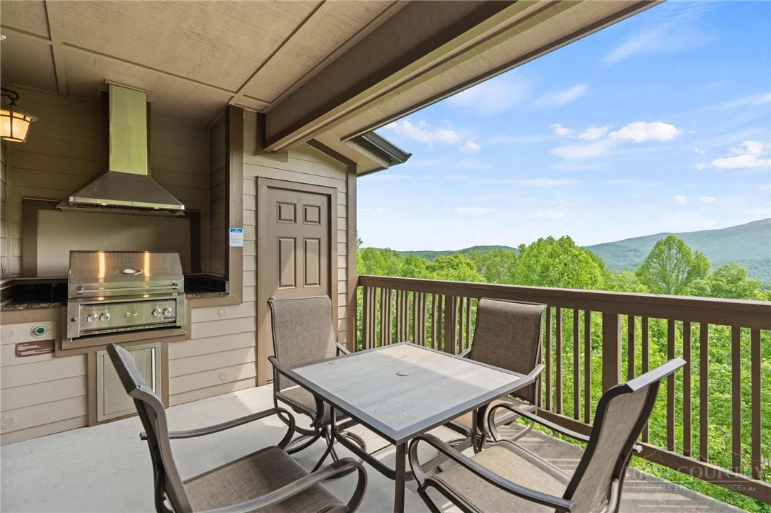 Image number 15 for the current listing