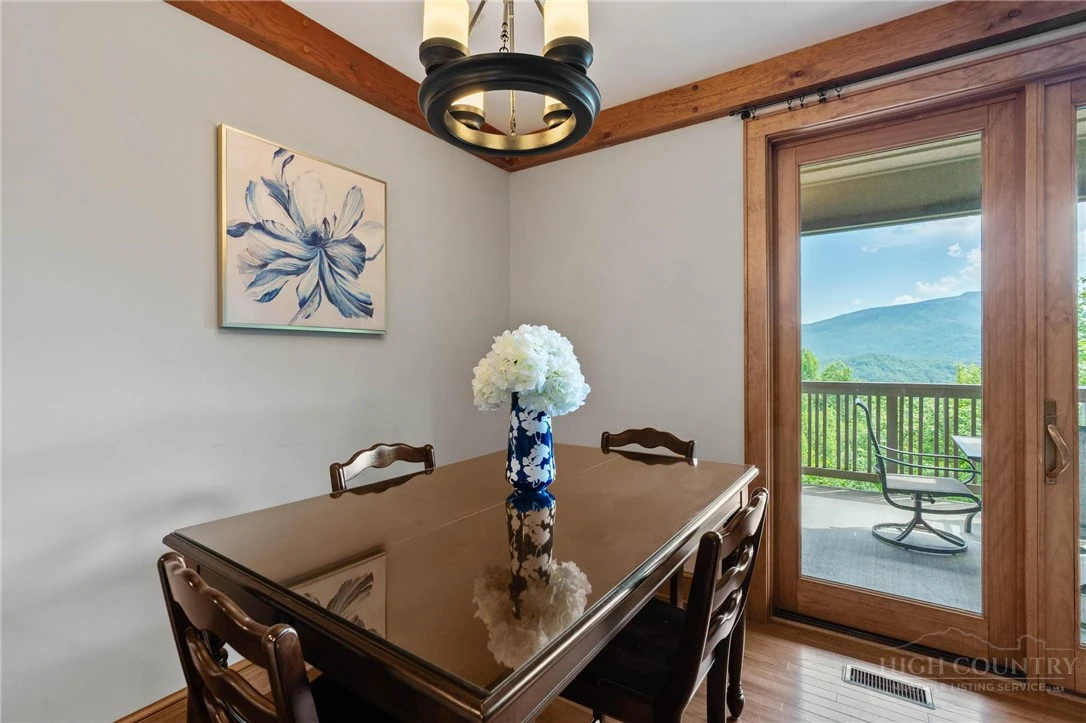 Image number 12 for the current listing