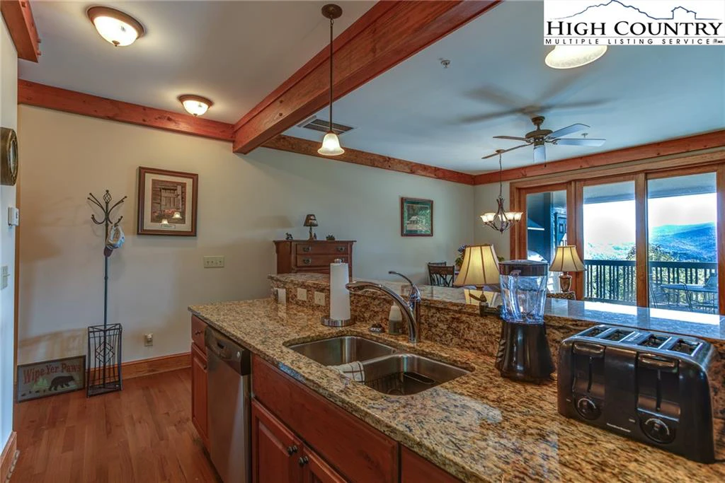Image number 2 for the current listing