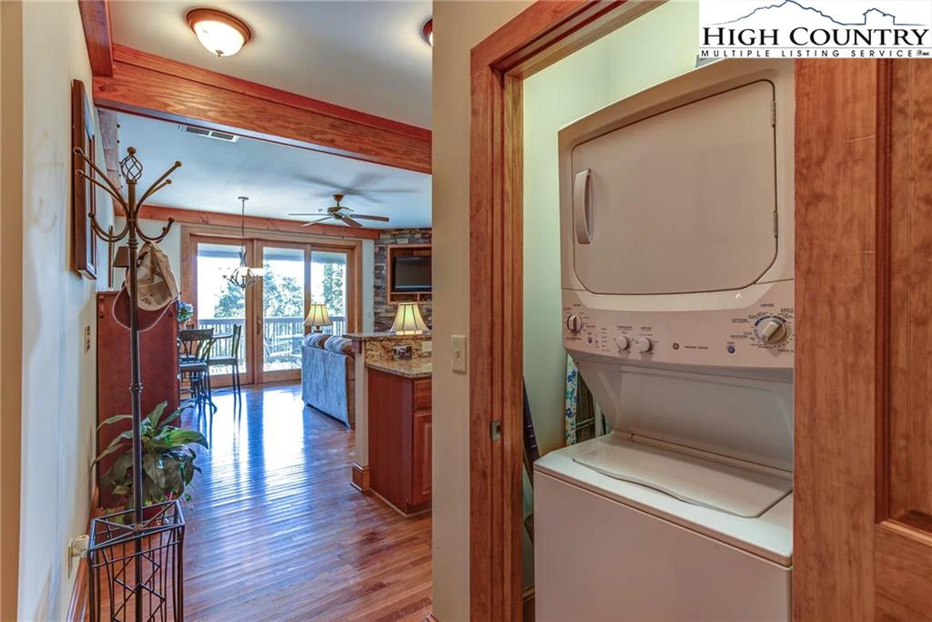 Image number 10 for the current listing