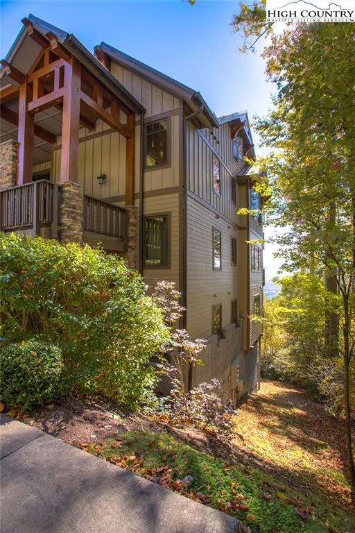 Image number 7 for the current listing