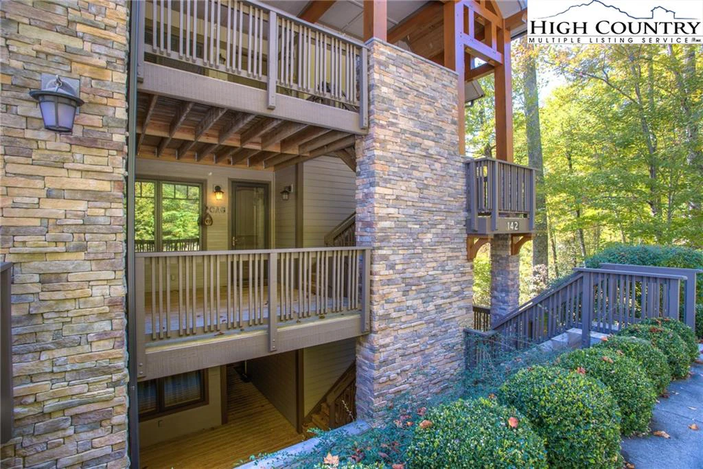 Image number 5 for the current listing