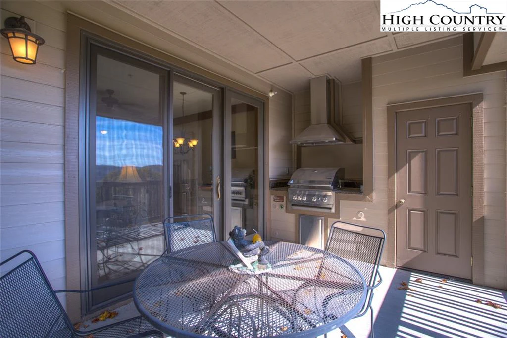 Image number 3 for the current listing