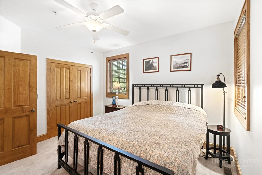 Image number 5 for the current listing