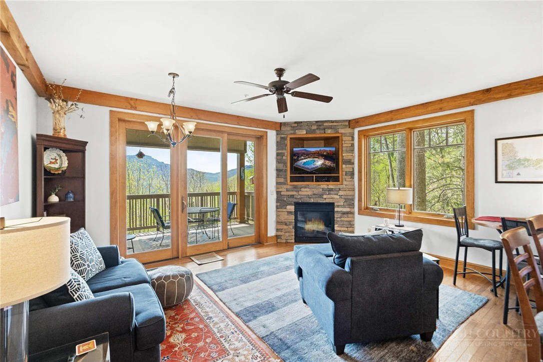 Image number 20 for the current listing