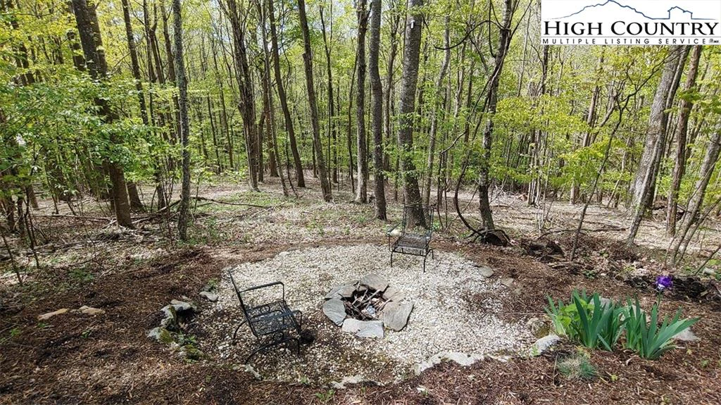 Image number 15 for the current listing