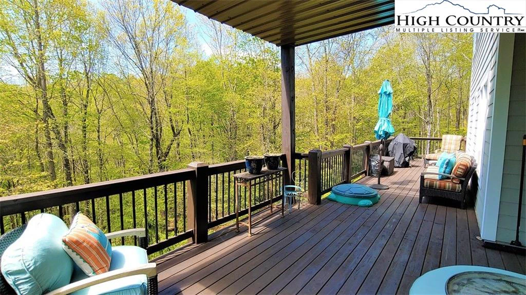 Image number 17 for the current listing