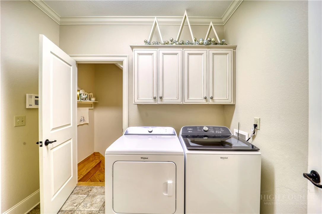 Image number 6 for the current listing