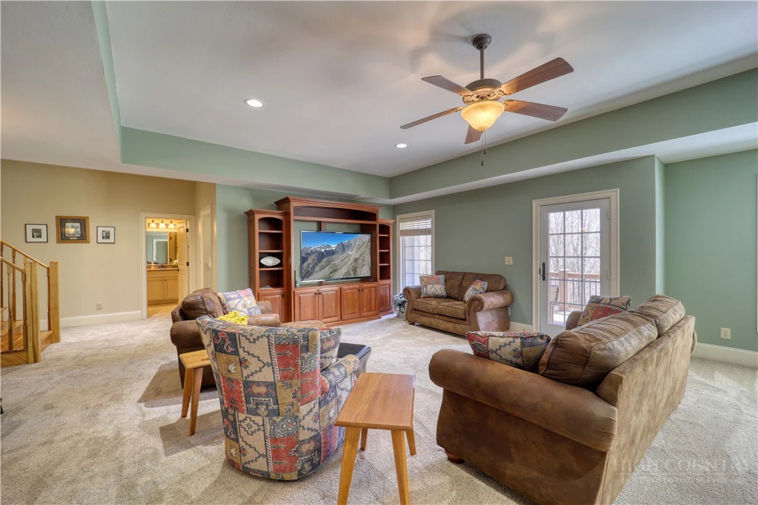 Image number 9 for the current listing