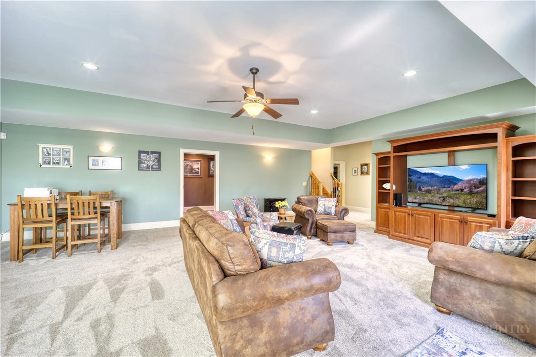 Image number 2 for the current listing