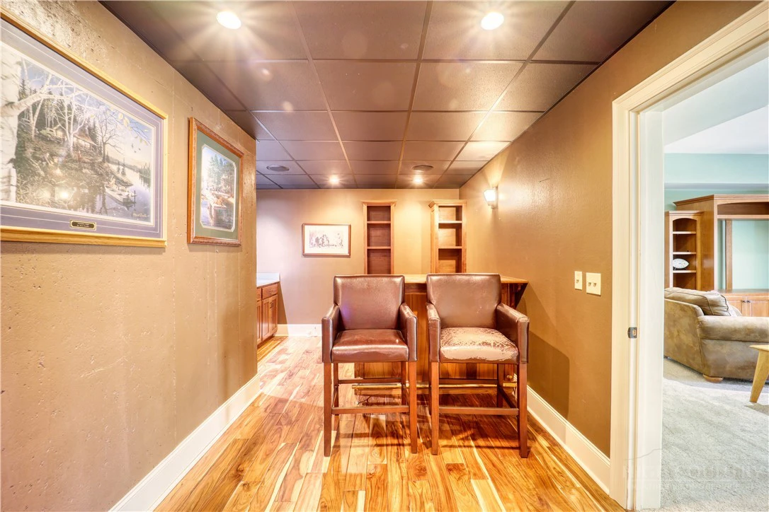 Image number 13 for the current listing