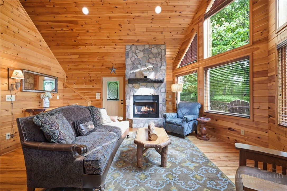 Image number 6 for the current listing
