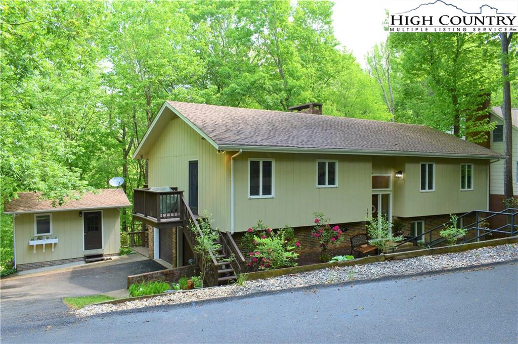Image number 1 for the current listing