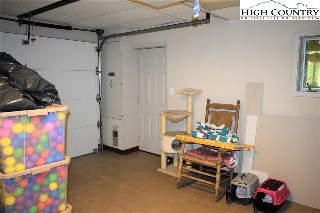 Image number 5 for the current listing