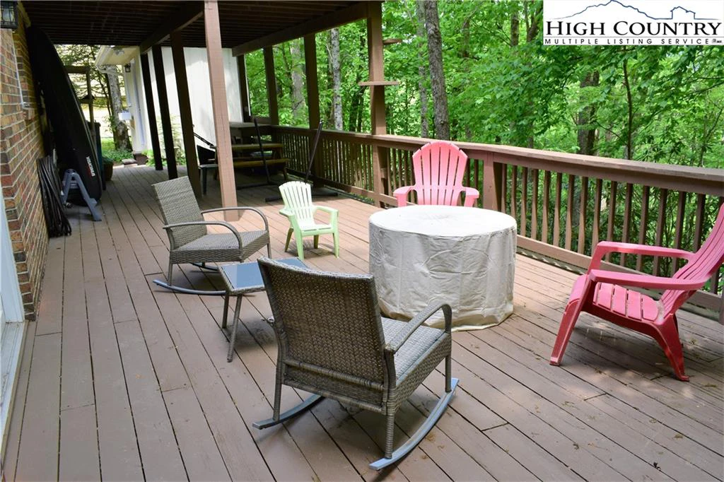 Image number 18 for the current listing