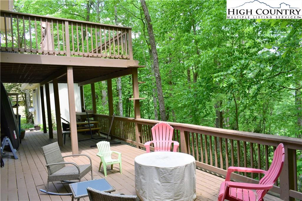 Image number 19 for the current listing