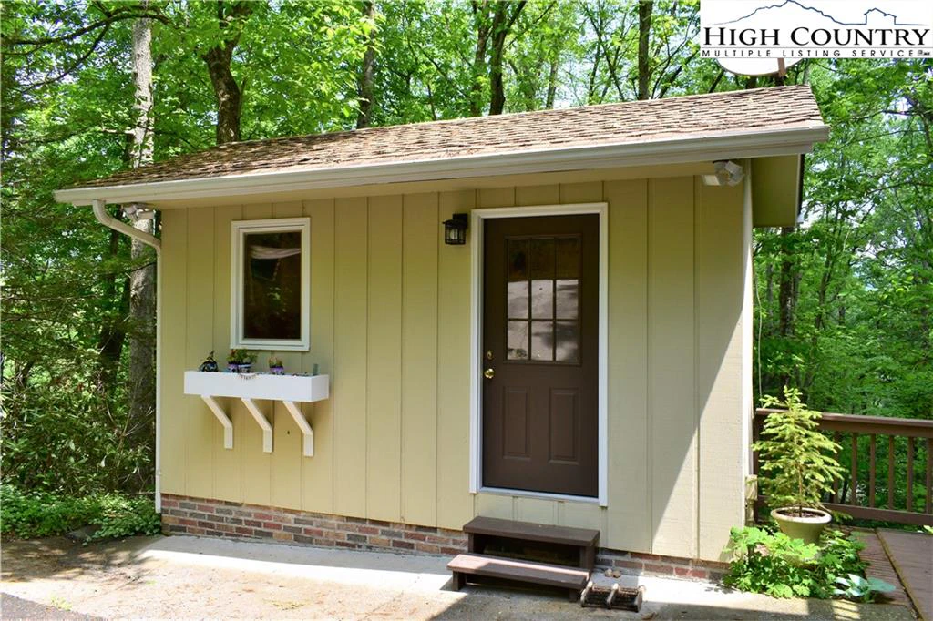 Image number 20 for the current listing