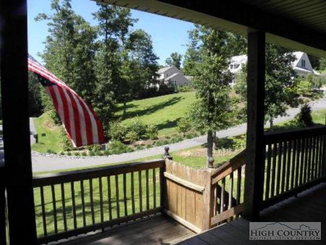 Image number 14 for the current listing