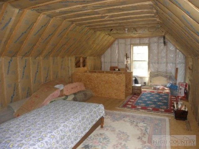 Image number 11 for the current listing