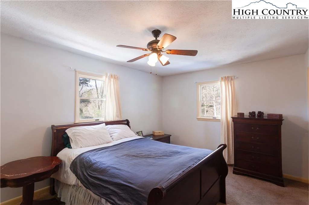 Image number 2 for the current listing
