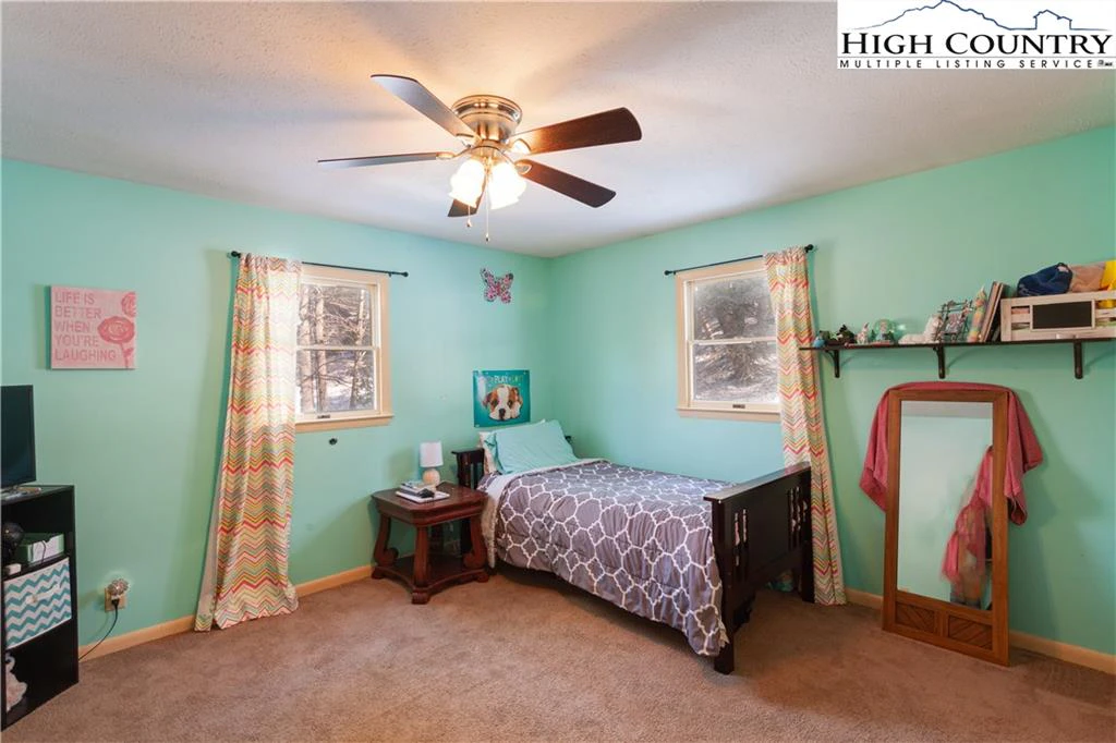 Image number 13 for the current listing