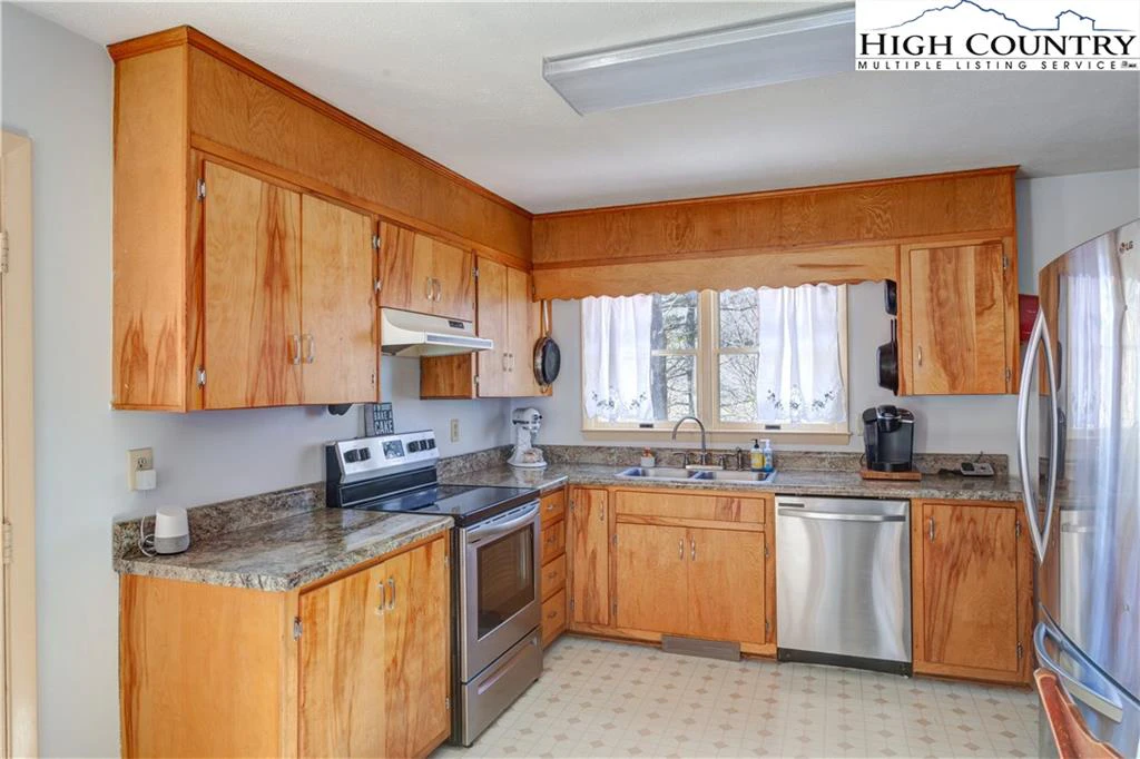 Image number 21 for the current listing