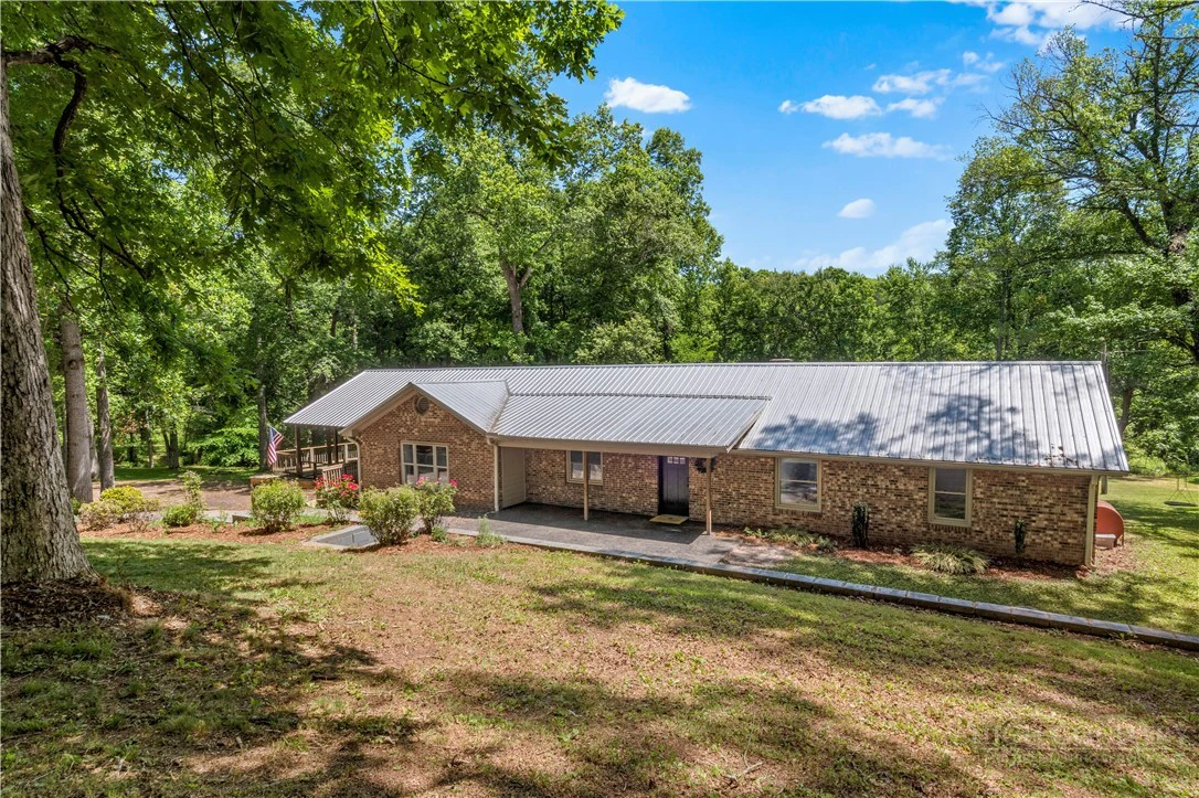 Image number 2 for the current listing
