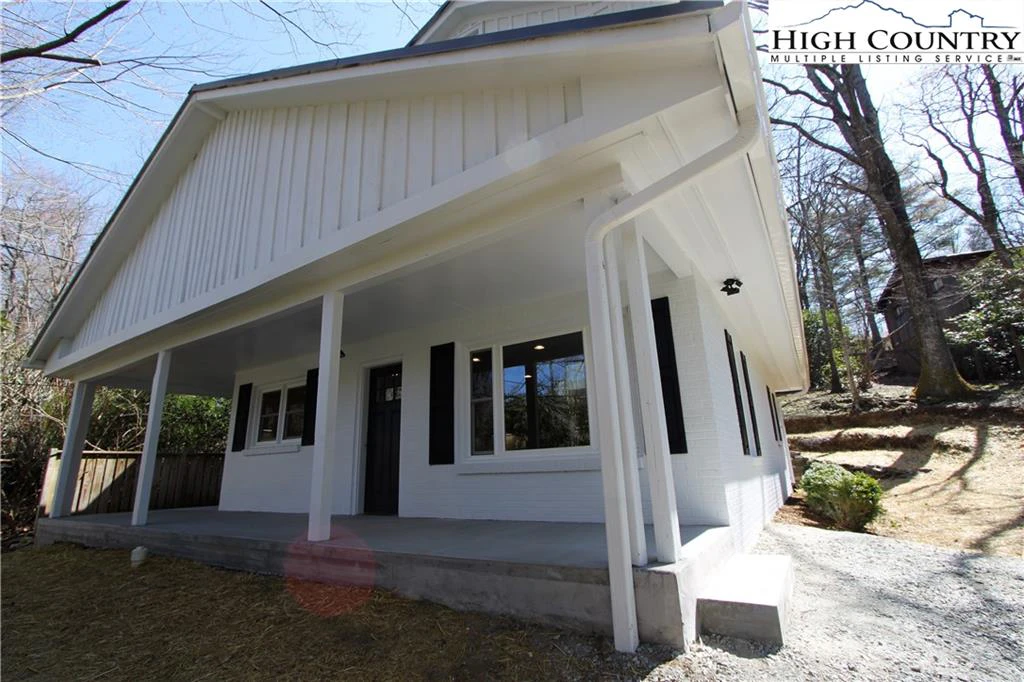 Image number 13 for the current listing