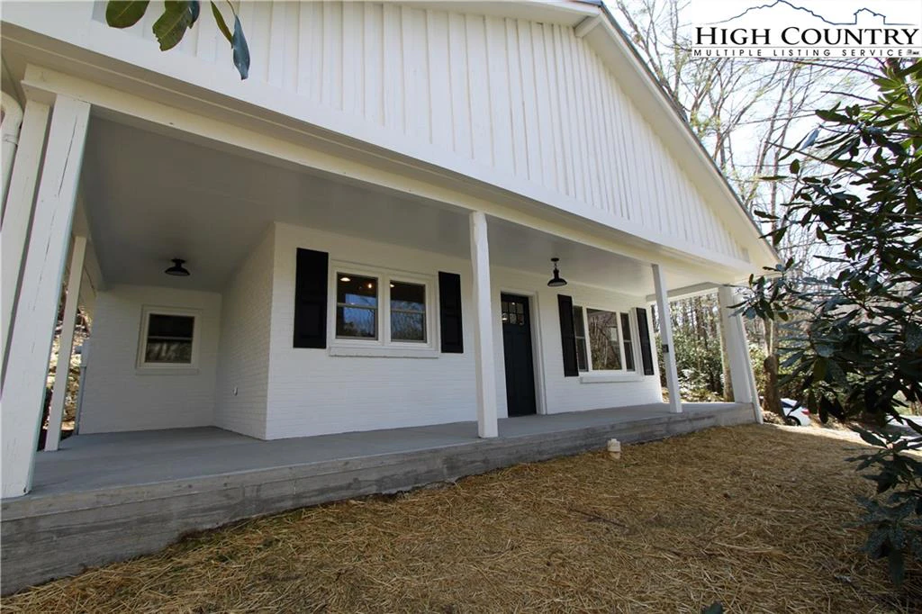 Image number 17 for the current listing