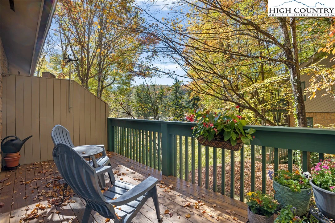 Image number 18 for the current listing