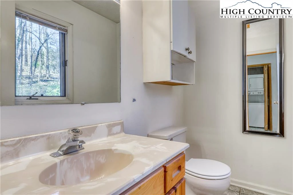 Image number 11 for the current listing