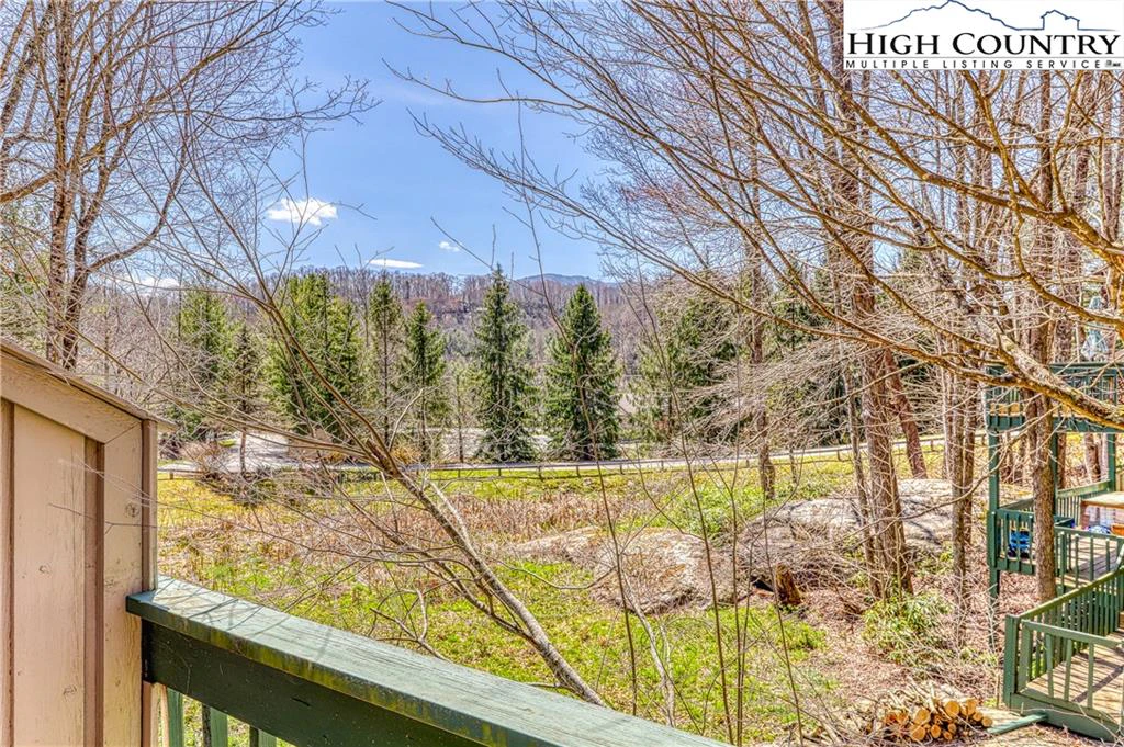 Image number 17 for the current listing