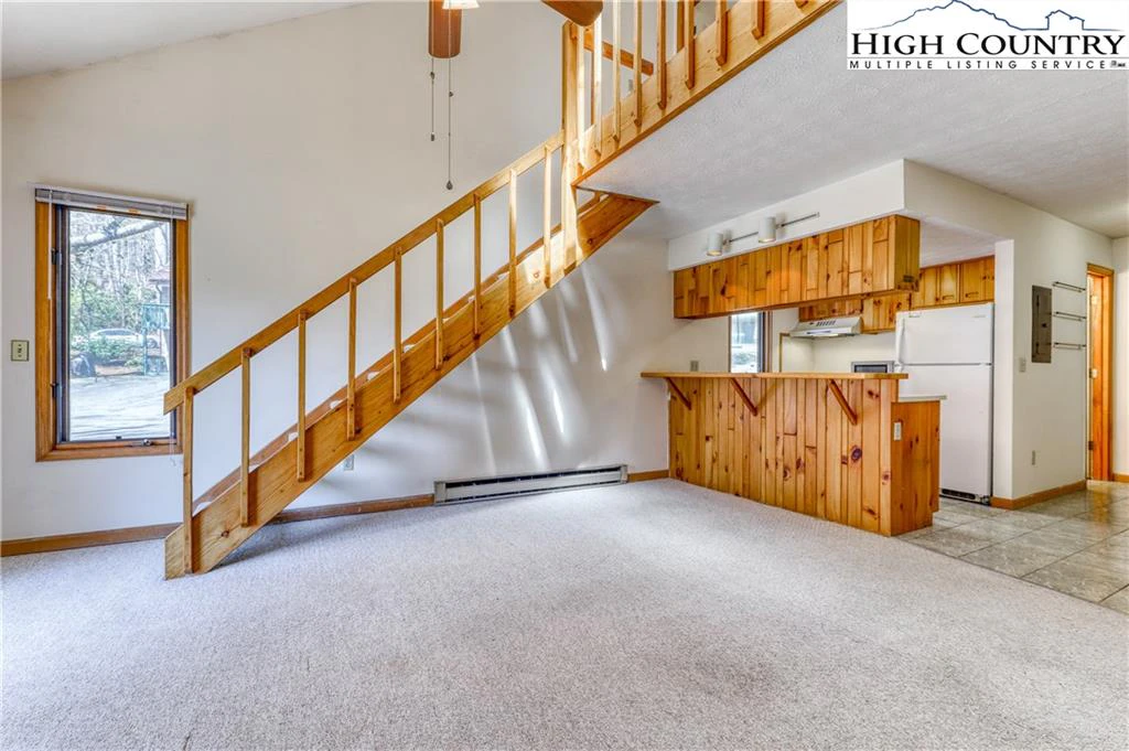 Image number 15 for the current listing