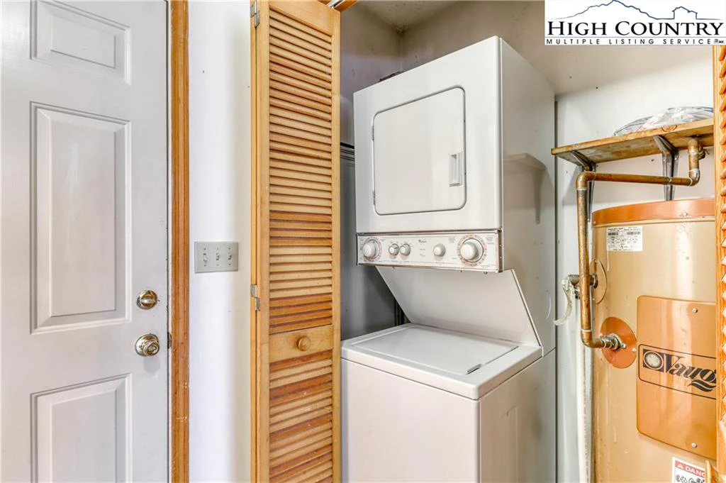 Image number 2 for the current listing