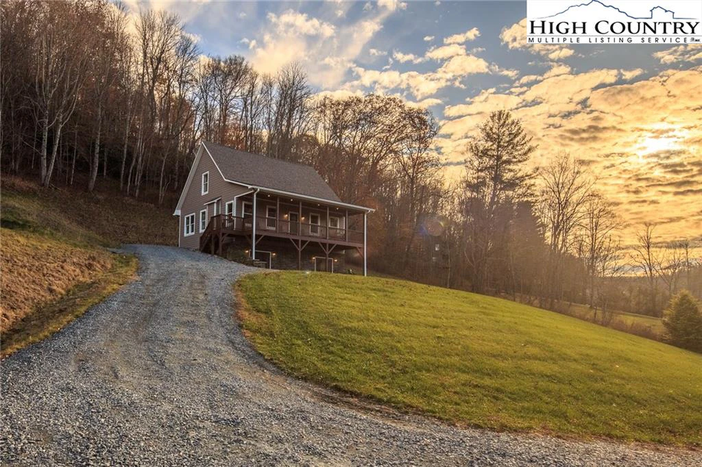 Image number 1 for the current listing