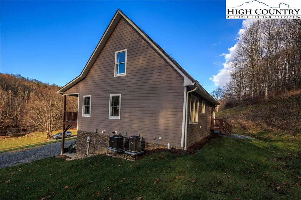 Image number 20 for the current listing