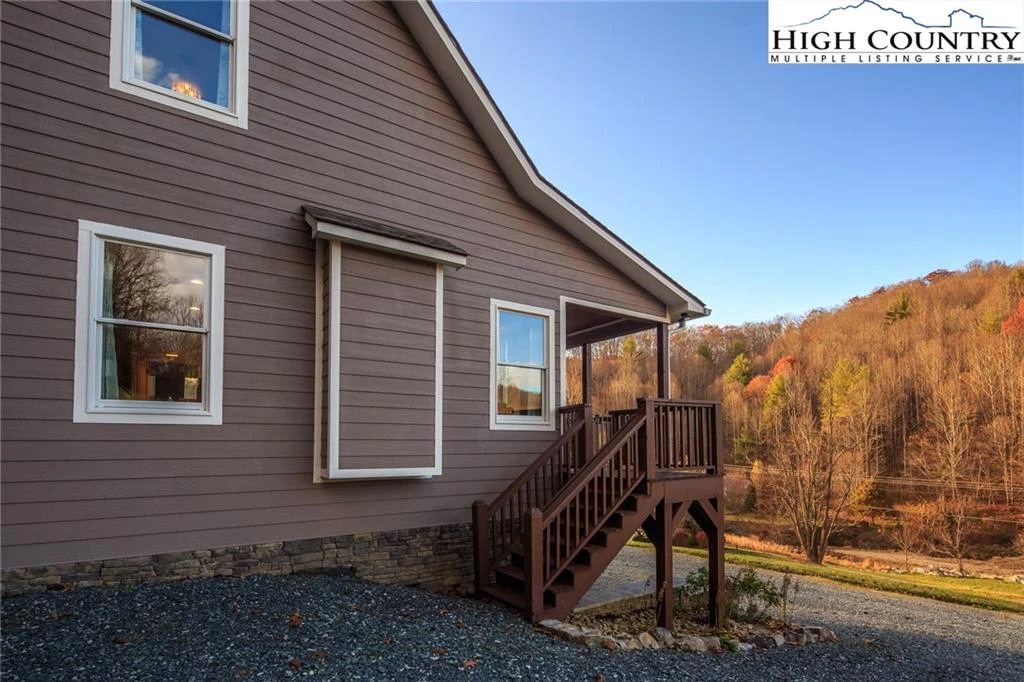 Image number 21 for the current listing