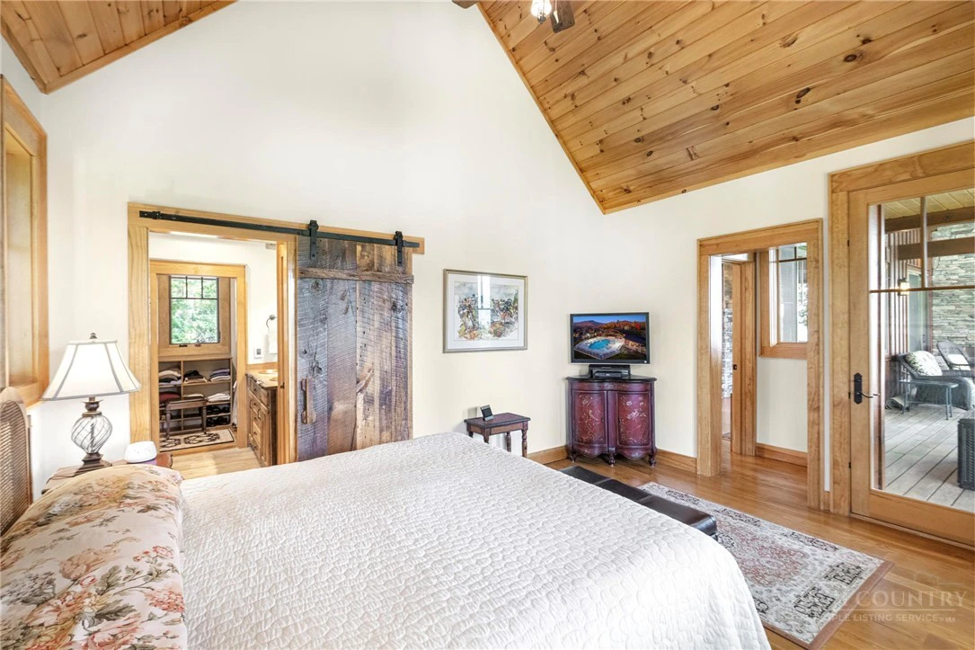 Image number 20 for the current listing