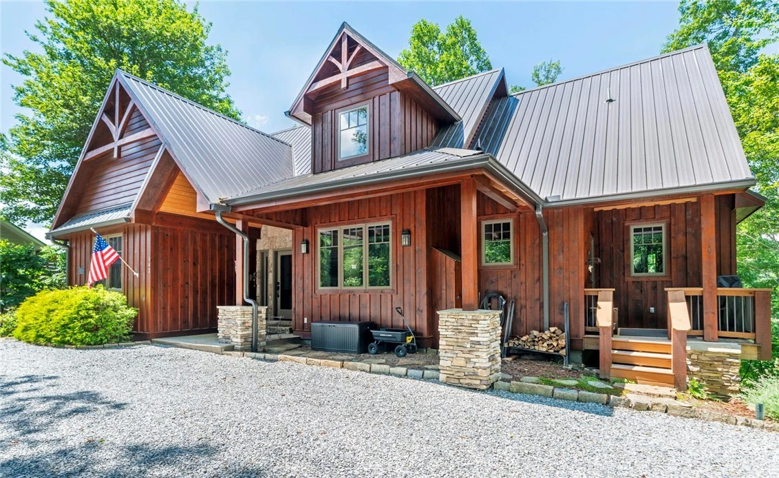 Image number 1 for the current listing