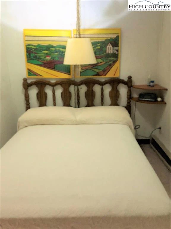Image number 15 for the current listing