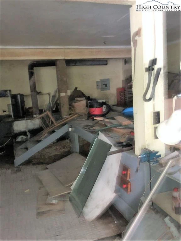 Image number 11 for the current listing