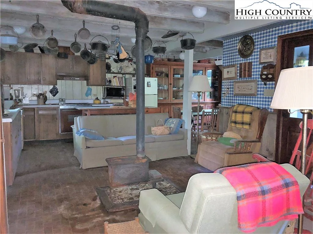 Image number 22 for the current listing