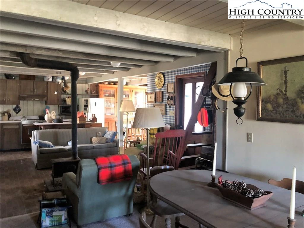 Image number 21 for the current listing